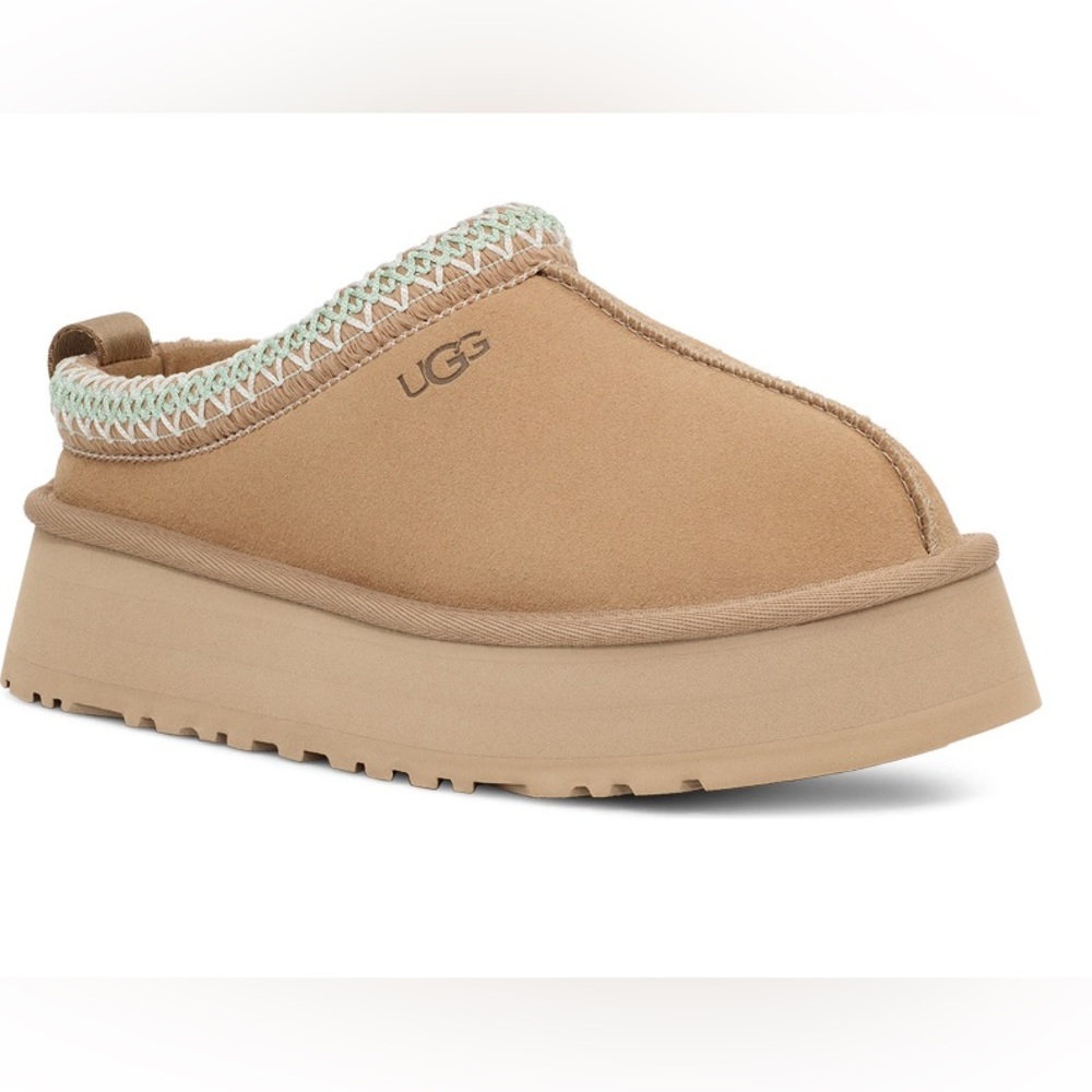 Brand new in box Ugg Tazz Platform Slipper size 8 sand